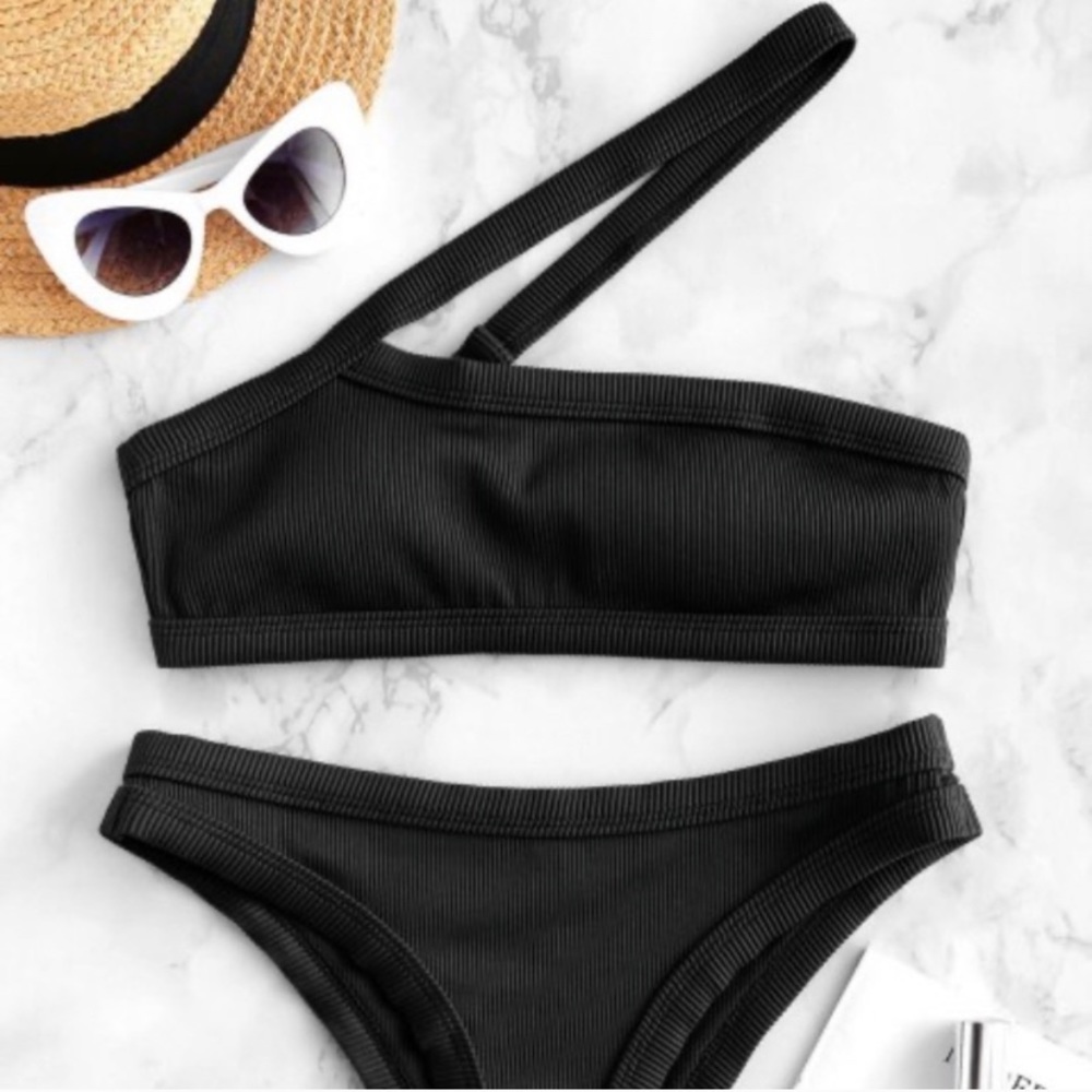 NEW One Shoulder Textured Bikini - M